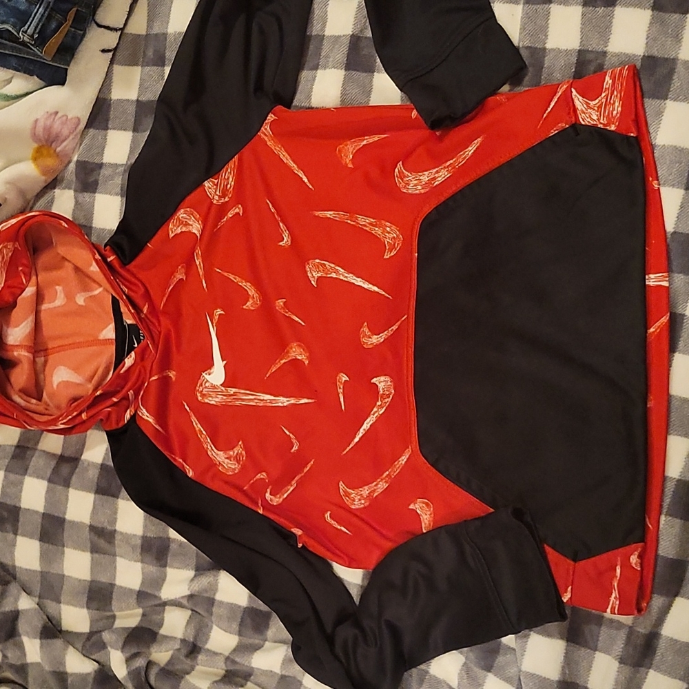NIKE YOUTH LARGE HOODIE